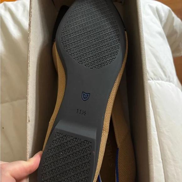 NEW Rothy's Camel Captoe NEW 11.5 - Picture 7 of 7